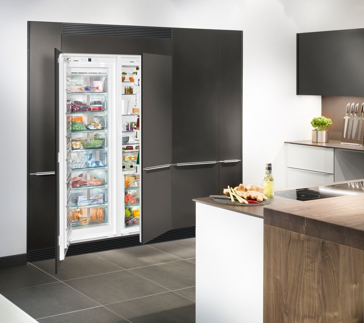 Integrated Premium NoFrost Freezer 178cm (H) | SIGN 3576