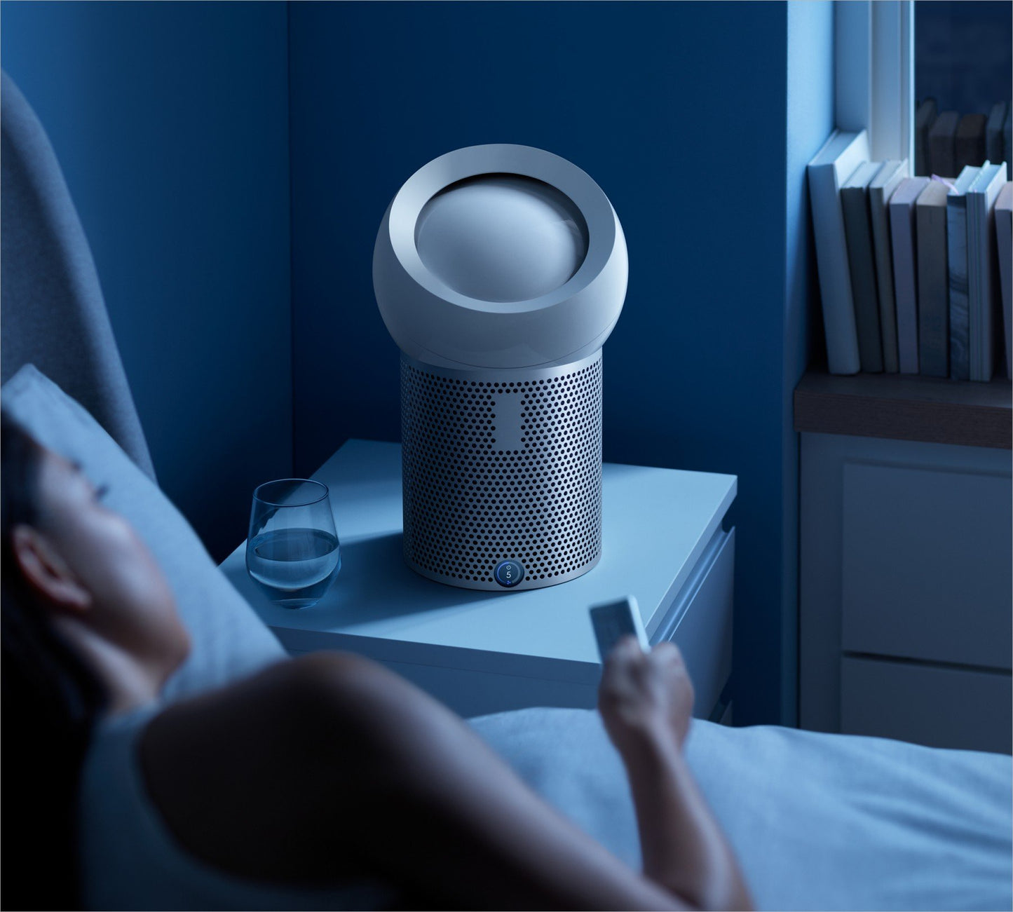 fingertips dyson core flow™ technology smooth 70˚ oscillation sleep 'Pure Cool Me' Personal Purifier Fan | 275898-01