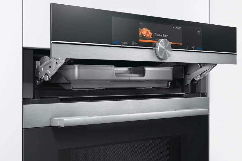 iQ700 Built-in Oven with Added Steam & Microwave | Stainless steel | HN678GES6B