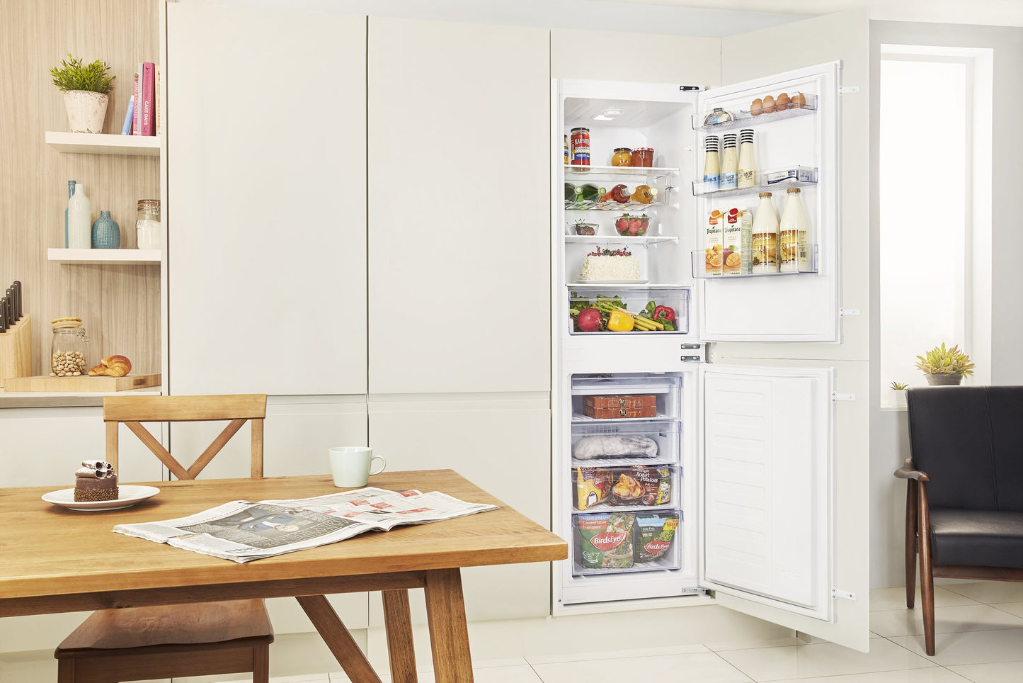 Integrated Fridge Freezer | Frost Free | 178cm (H) | A+ | BCFD350