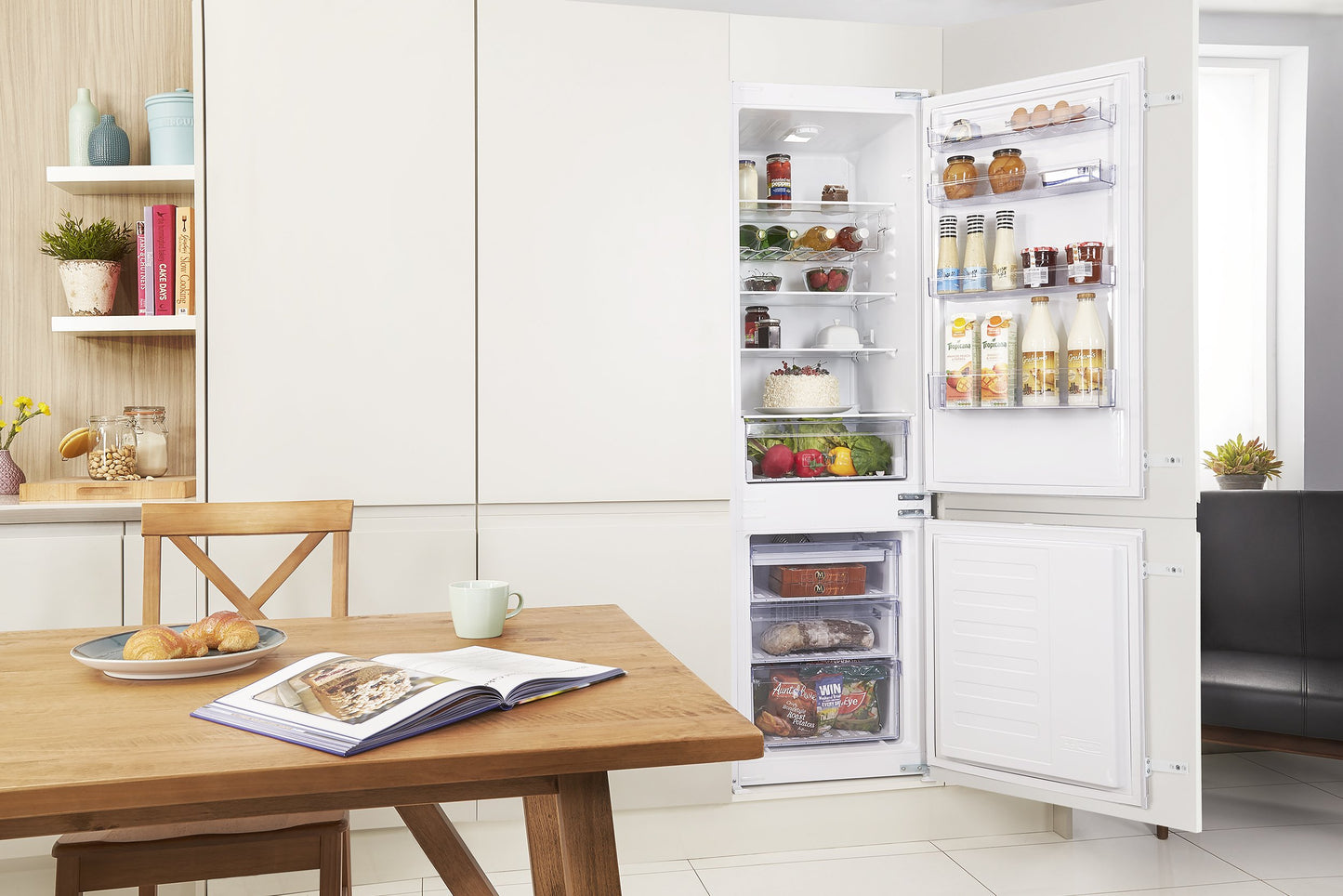 Integrated Fridge Freezer | Frost Free | 178cm (H) | A+ | BCFD373