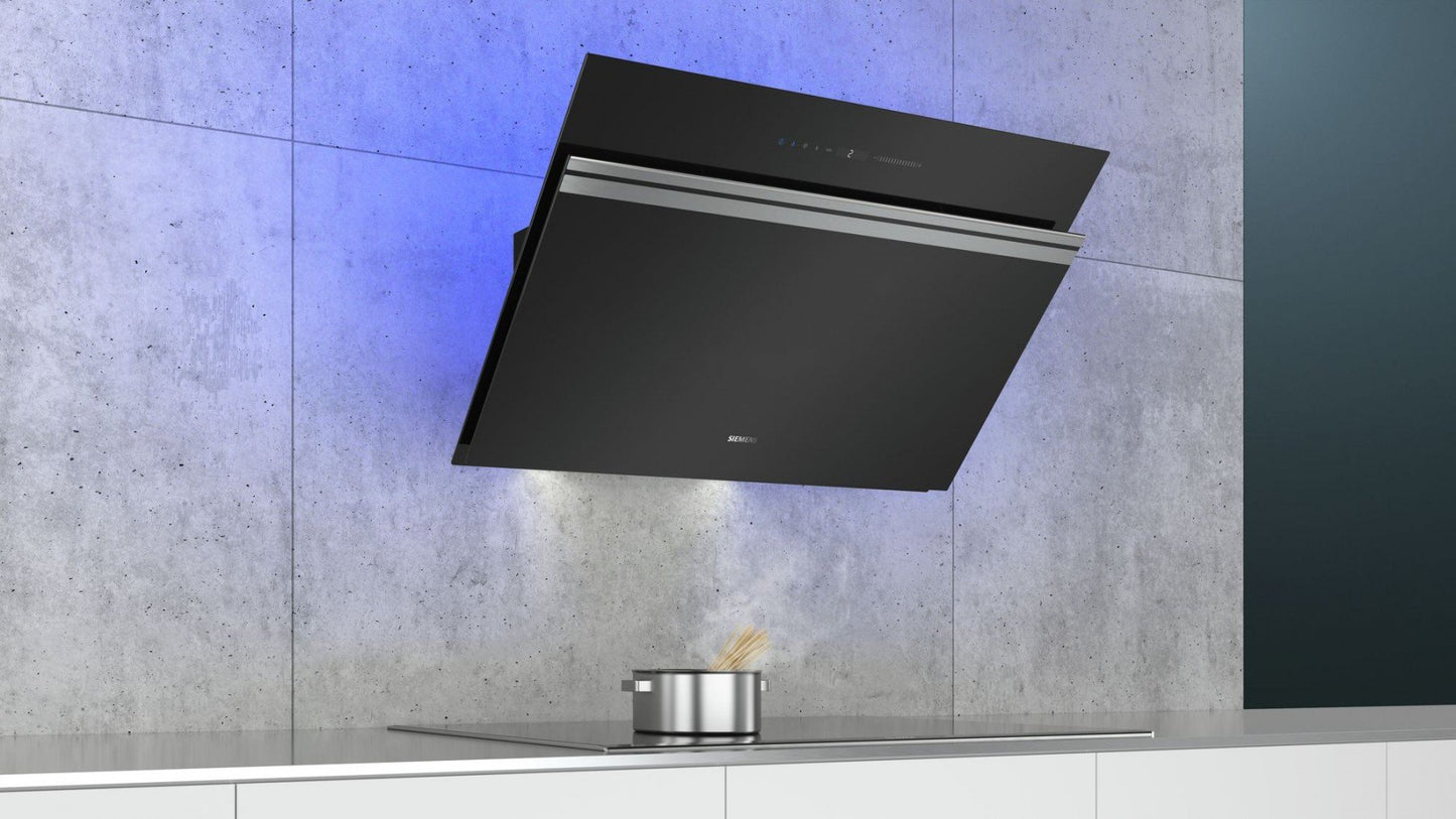 iQ700 90cm Angled Wall Hood | LC91KWW60B