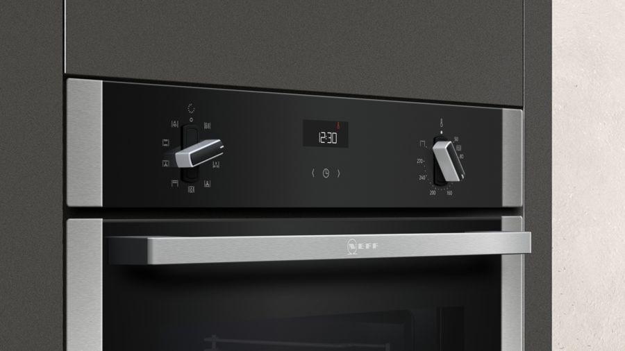 Built-in Single Oven with CircoTherm in Stainless Steel | B1ACE4HN0B