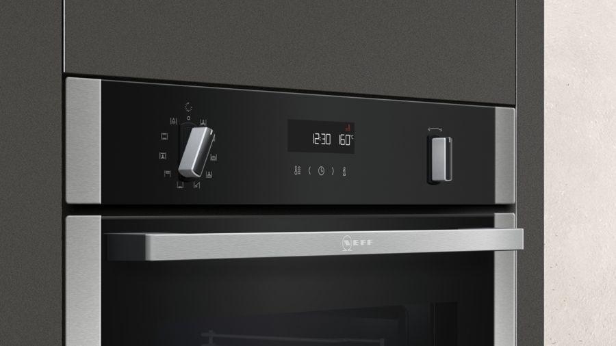 Built-in Single Oven with CircoTherm & Pyrolytic | B2ACH7HN0B