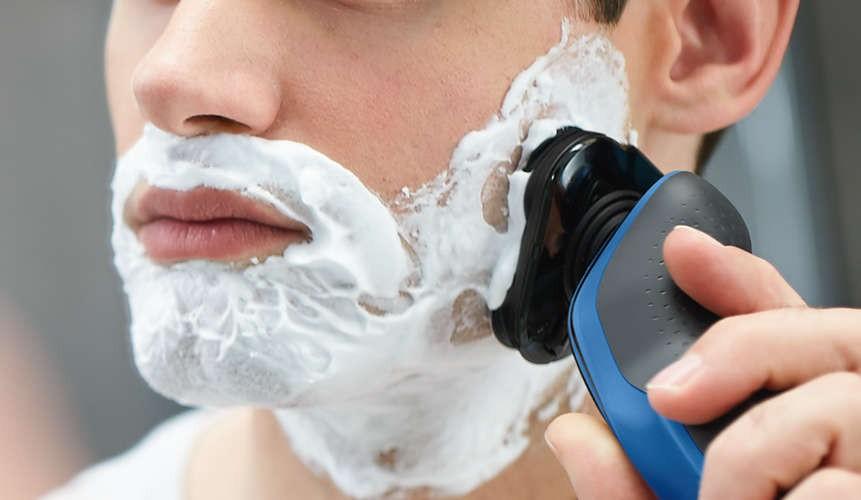 AquaTouch Wet & Dry Electric Shaver Set | S5073/62