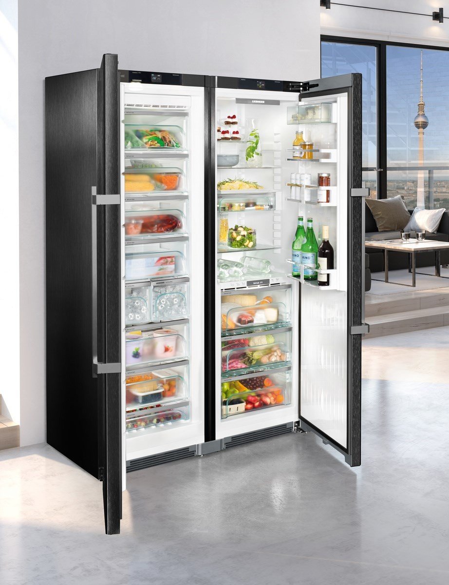 Premium Side By Side Fridge Freezer, 629L, A+++ | Black Steel | SBSbs 8673